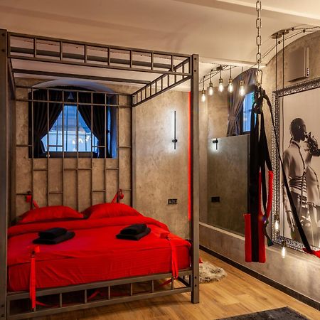 Royal Hot Jucuzzi Apartment Lviv Dış mekan fotoğraf