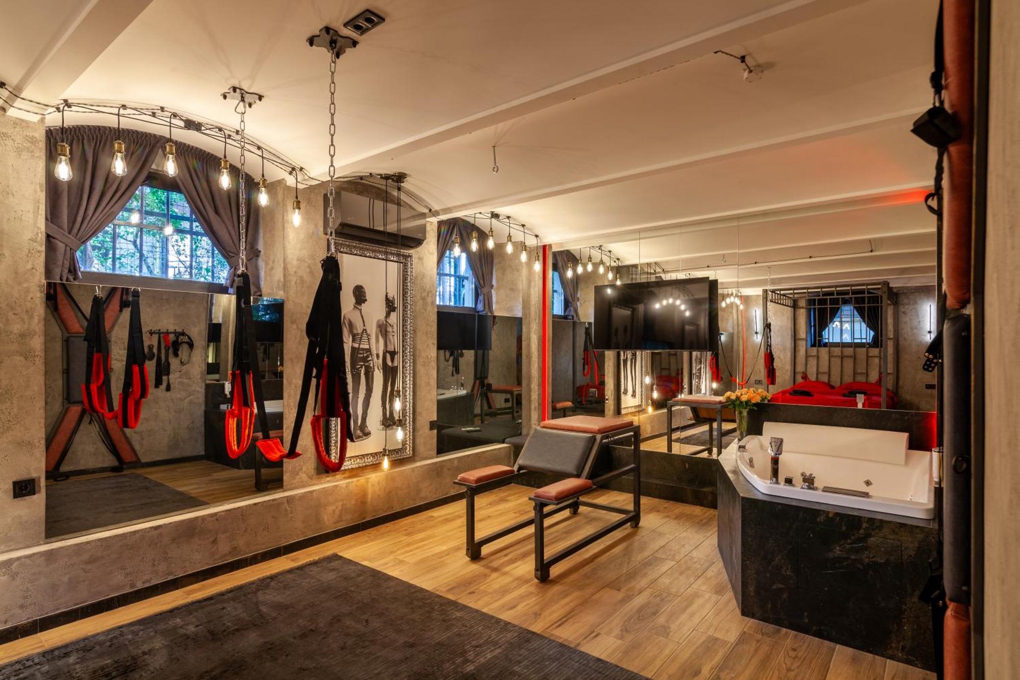 Royal Hot Jucuzzi Apartment Lviv Dış mekan fotoğraf