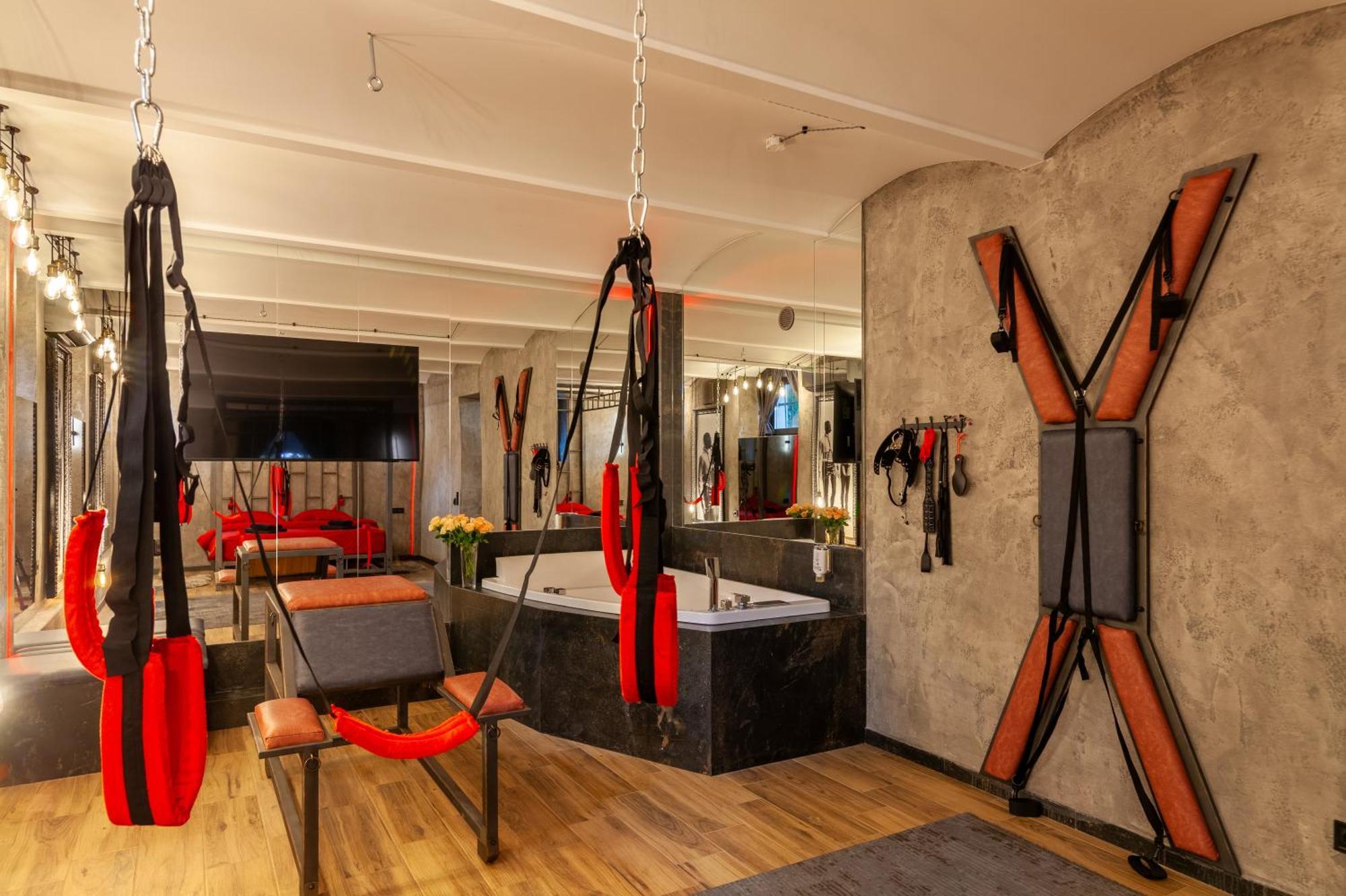 Royal Hot Jucuzzi Apartment Lviv Dış mekan fotoğraf