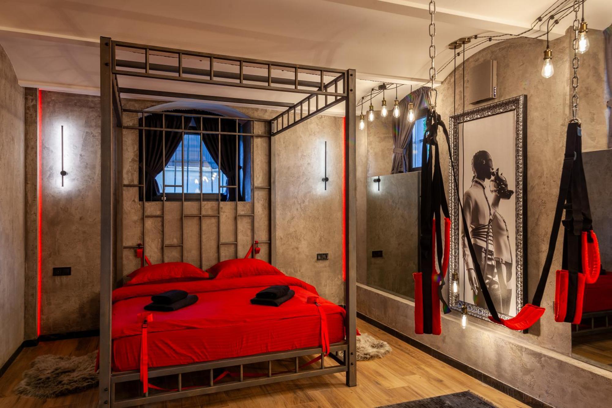Royal Hot Jucuzzi Apartment Lviv Dış mekan fotoğraf